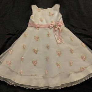 Girls Size 5 Muneca Holiday Dress